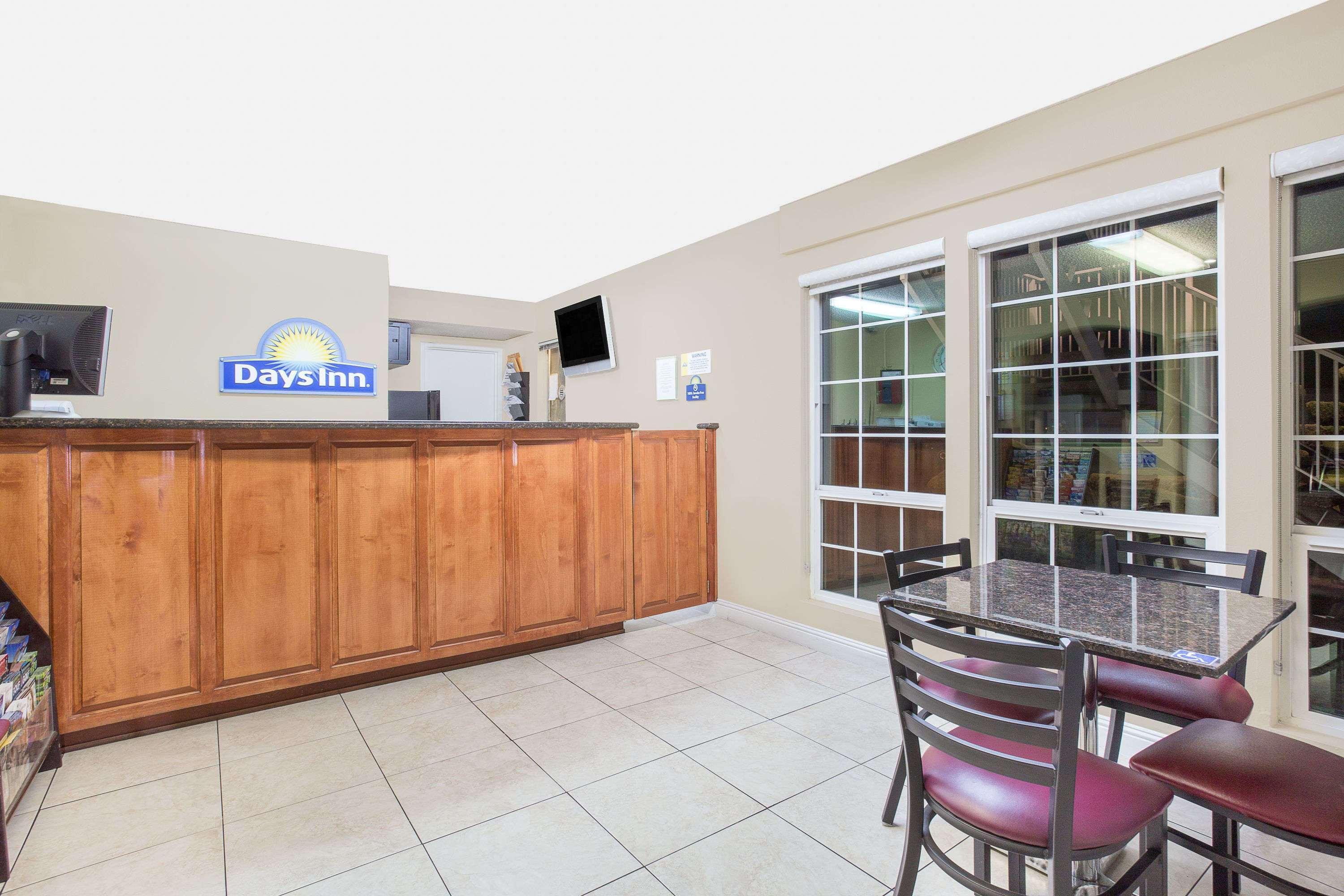Days Inn By Wyndham Turlock Ngoại thất bức ảnh